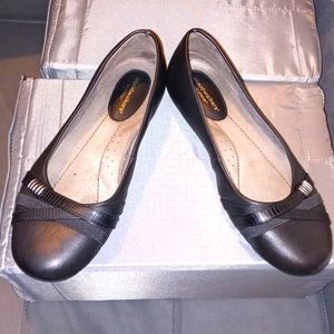 CLOUDWALKERS Black Flats